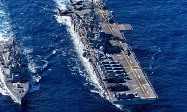 3,500 marinarë dhe marinsa amerikanë mbërrijnë në Lindjen e Mesme