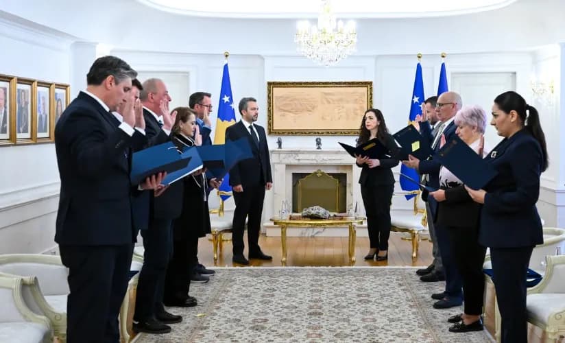 Betohen para presidentes Osmani nëntë anëtarët e ri të KQZ-së