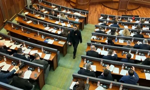 Deputeti i PDK-së i reagon Kurtit për “shkrirjen e fusnotës”: U ke dhënë autonomi komunave serbe, ku janë njohjet