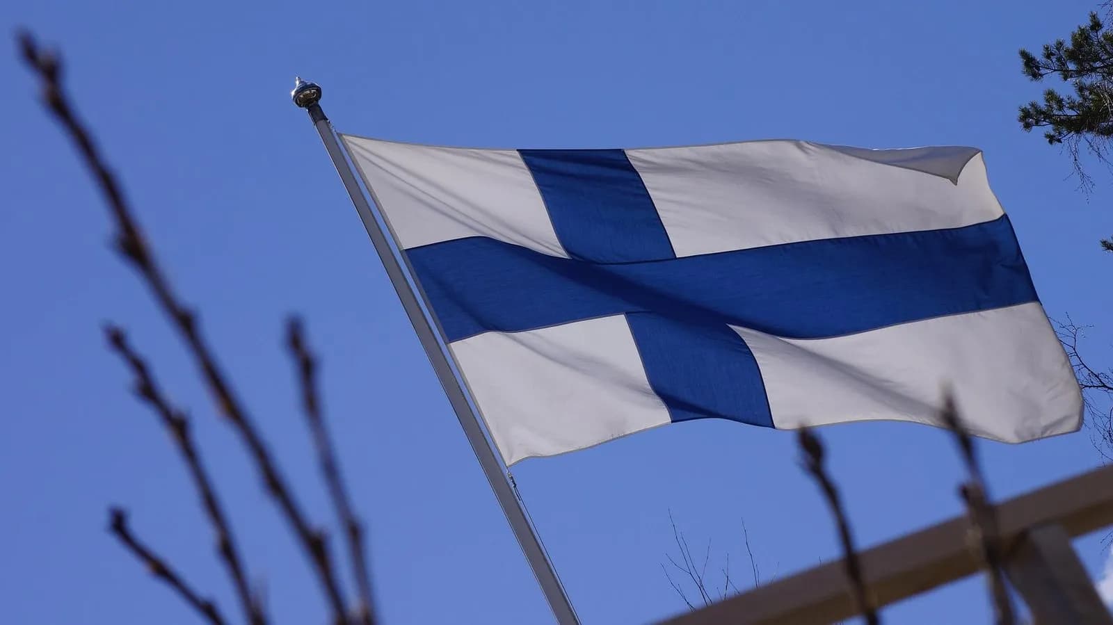 “Duhet të regjistroheni brenda 72 orëve pasi të mbërrini”, Ambasada e Finlandës del me njoftim për shtetasit e saj
