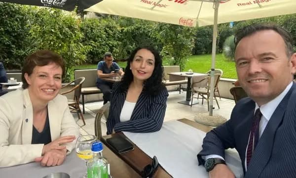 Emrin e partisë ia mbajnë, emrin e saj e lanë: Qysh Peci e Gërvalla ia kthyen shpinën Osmanit për as dy muaj