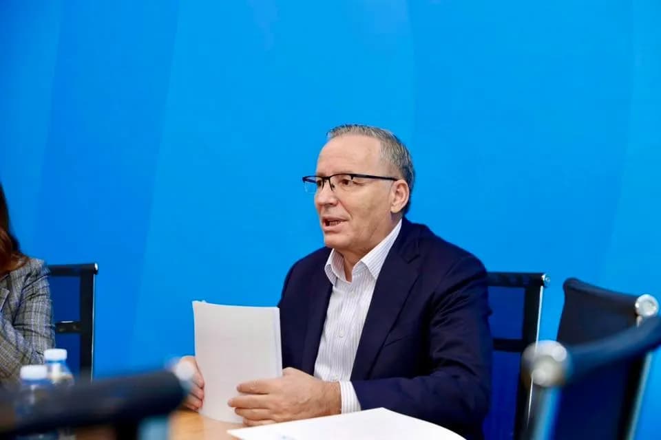 Ftesa për takim lidhur me Presidentin, edhe PDK i thotë Kurtit ta pres vendimin e Kushtetueses