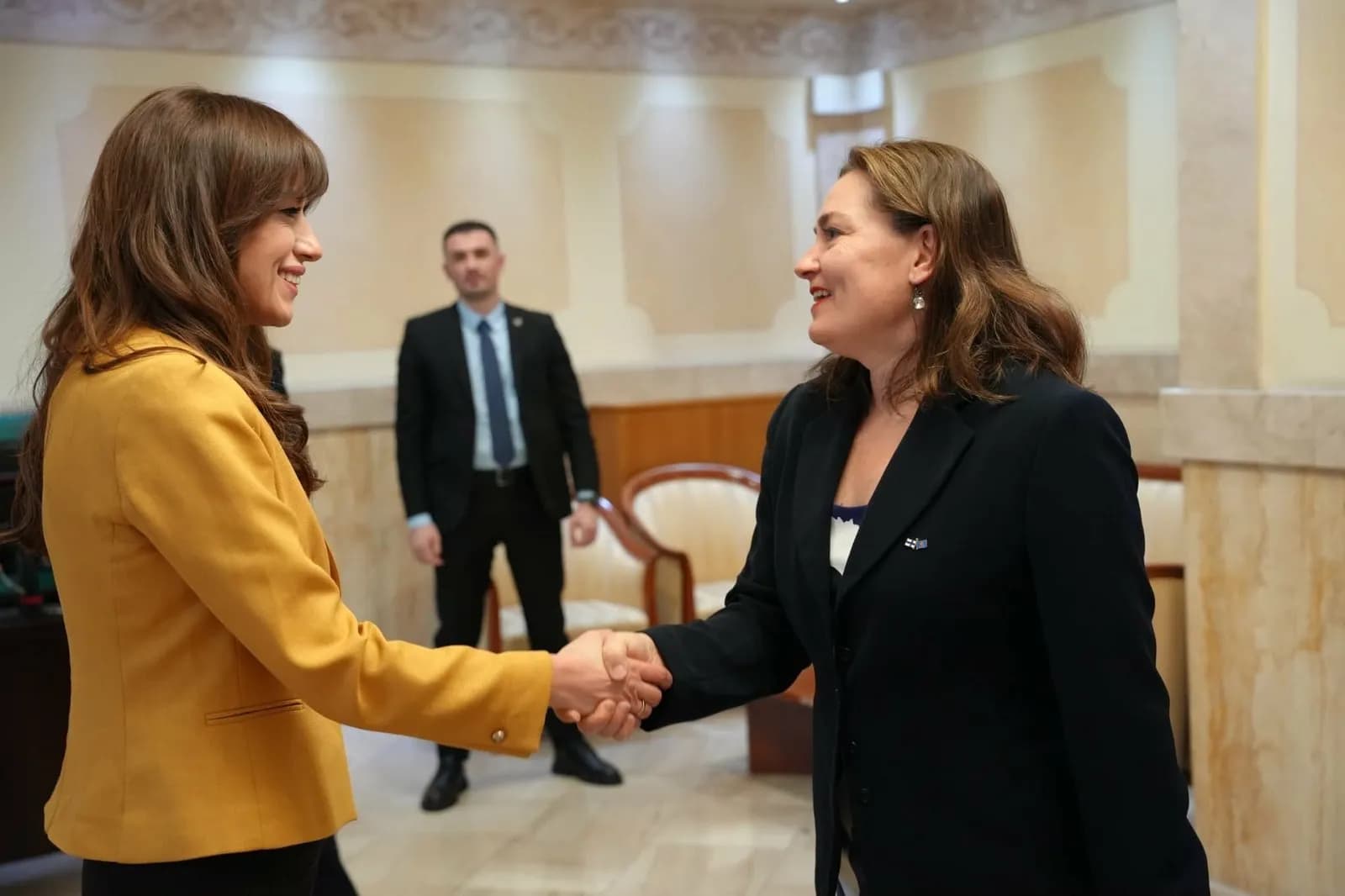 Haxhiu priti ambasadoren e Finlandës për të forcuar bashkëpunimin parlamentar