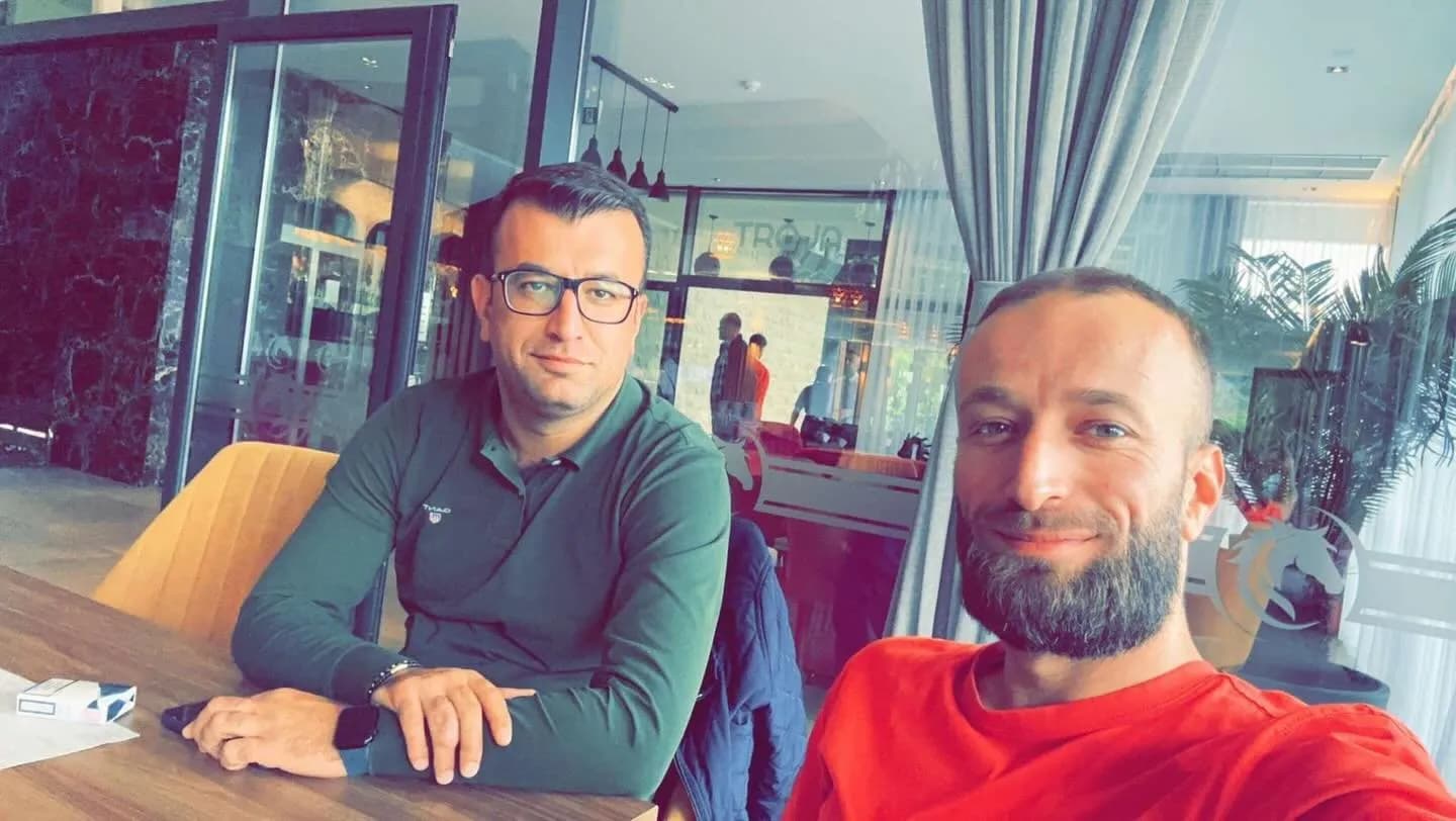 Ilir Ferati kujton vëllanë në njëvjetorin e vdekjes: Kam me t’dashtë e respektu tanë jetën