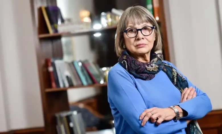“K*rv, tradhtare”: Serbët linçojnë Kandiqin pse sqaroi gabimin e Shkëlzen Gashit rreth masakrës së Dubravës