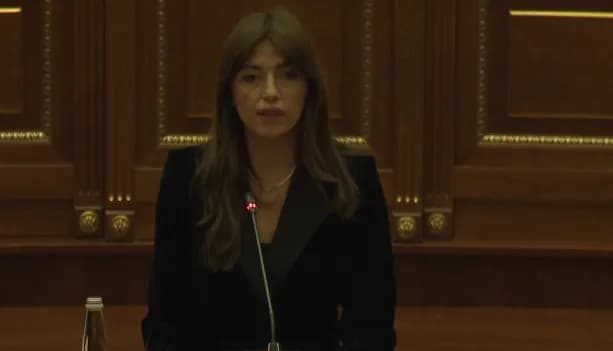 Kryetarja Haxhiu: Epopeja e UÇK-së ndryshoi rrjedhën e historisë së Kosovës