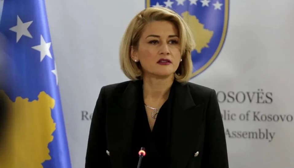 Kusari-Lila: Çmimet e naftës varen nga importi, s’ka vend për panik në tregun kosovar