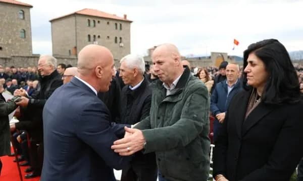 Lladrovci nderon Epopenë e Dukagjinit dhe fillimin e bombardimeve të NATO-s