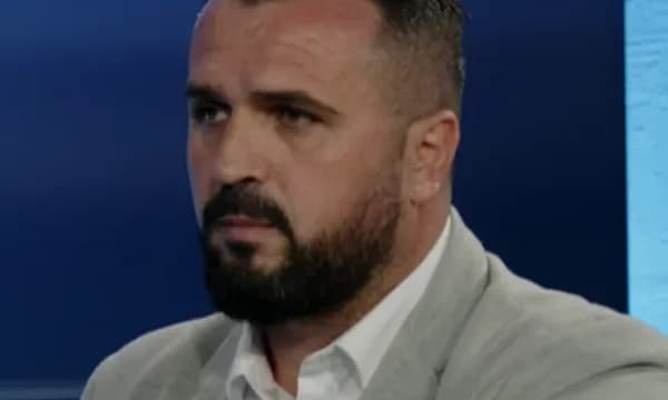 “Ma vranë babën për së dyti” – familjarët shpërthejnë pas ekspozitës së Shkëlzen Gashit