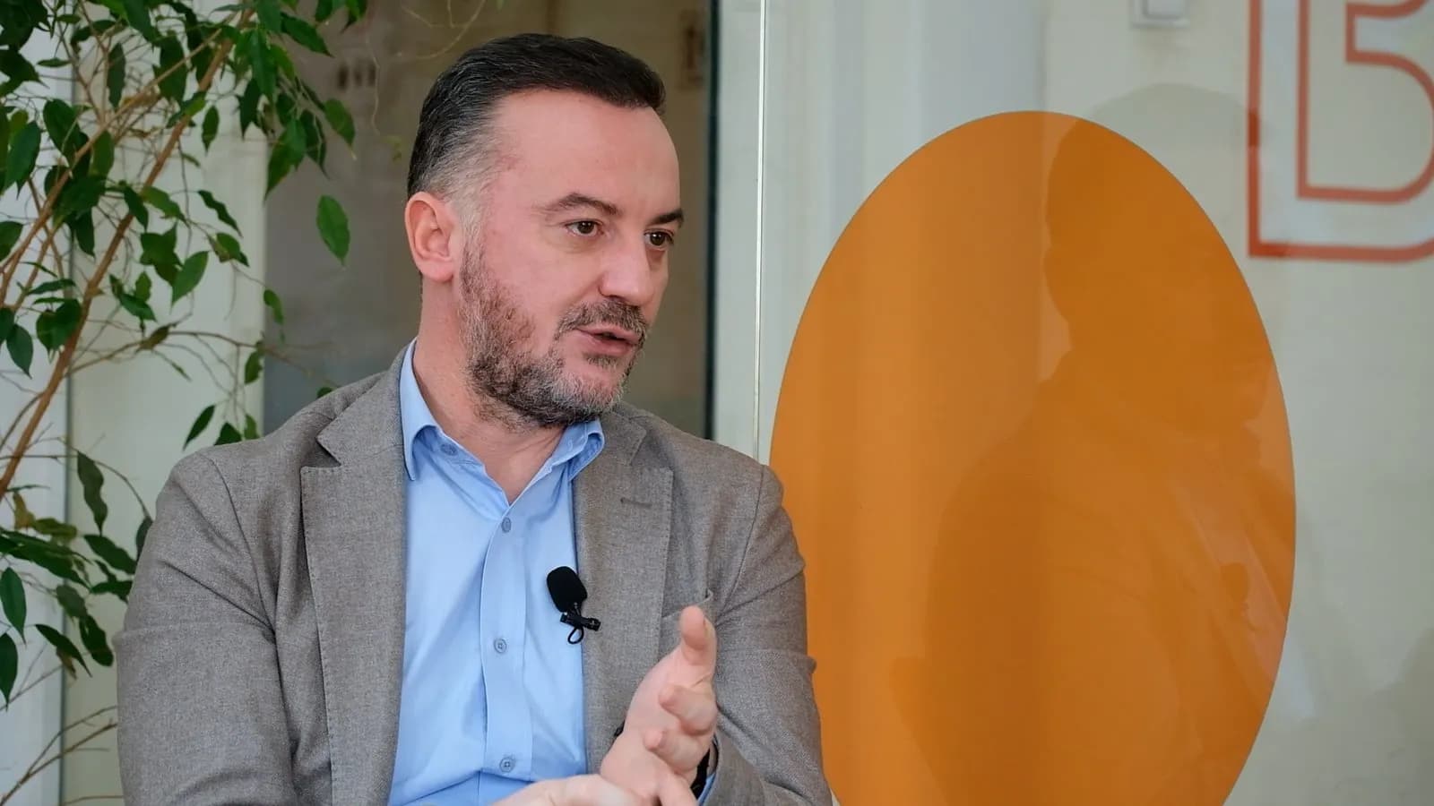 Molliqaj: PDK dhe LDK të tregojnë hapur nëse kanë marrëveshje me Vetëvendosjen për Presidentin