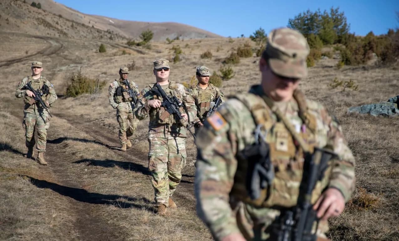 NATO përgënjeshtron Rusinë: Prania ndërkombëtare sjell stabilitet në Ballkan – theksohet edhe situata e brishtë në Kosovë