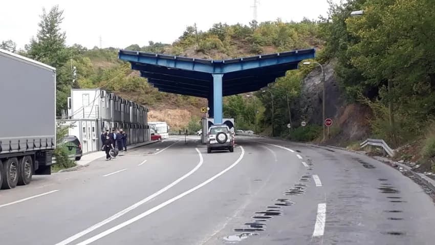 Nesër protestë në serbi, qytetarëve u bëhet thirrje që të shmangin pikëkalimin në Jarinjë