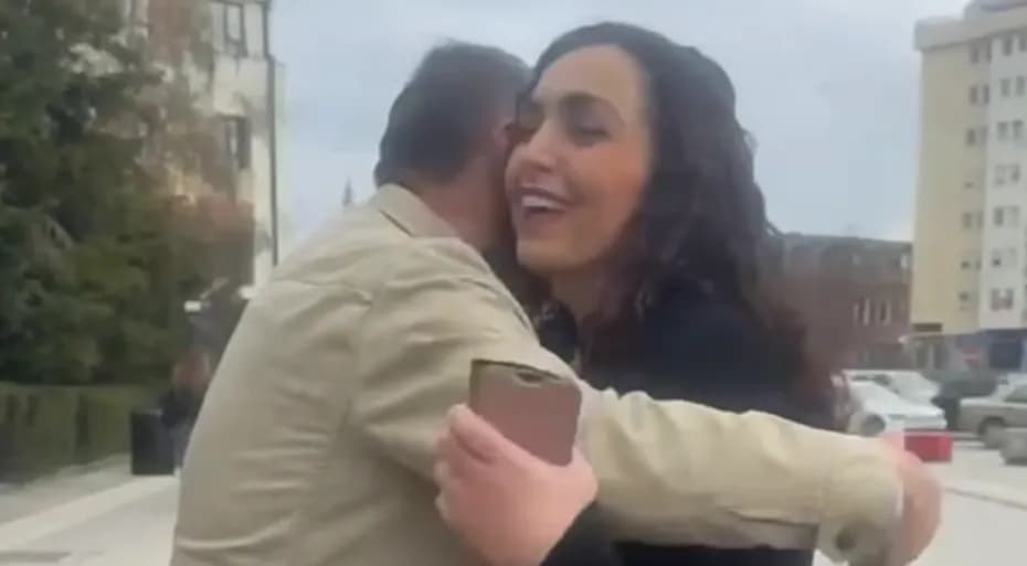 Osmani i ankohet qytetarit: S’po dojnë me më bo presidente – “Vallahi s’kanë qare”