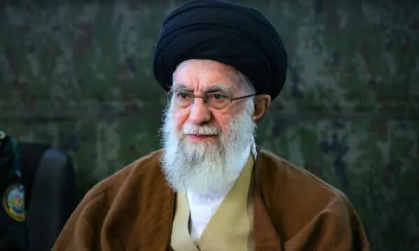 Si njoftuan televizionet iraniane për vdekjen e Khameneit?