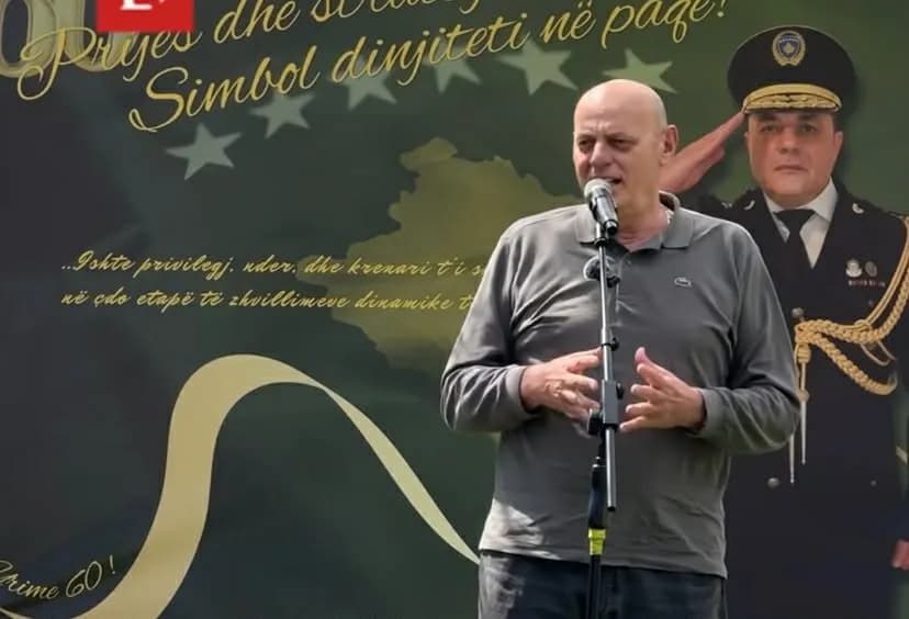 Agim Çeku viziton bazën e Shtabit të Përgjithshëm të UÇK-së, ja se çka deklaroi nga atje