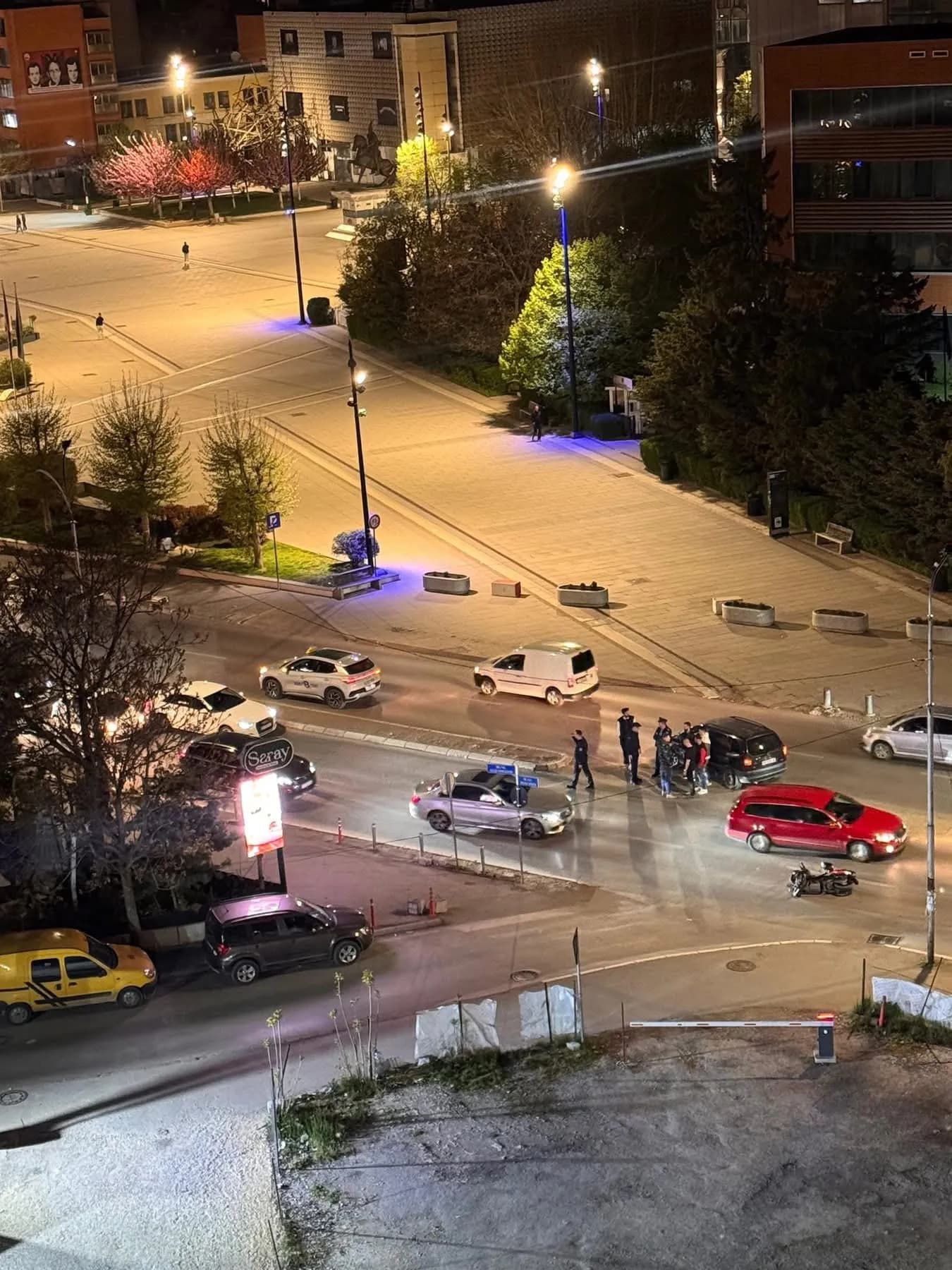 Aksident tek rruga “Agim Ramadani” në kryeqytet, Policia në vendngjarje