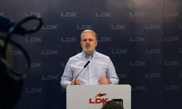 Azemi: MINT po tenton ta mbulojë skandalin e hajnisë me njehsorët, LDK kërkon që të kompensohen qytetarët e dëmtuar