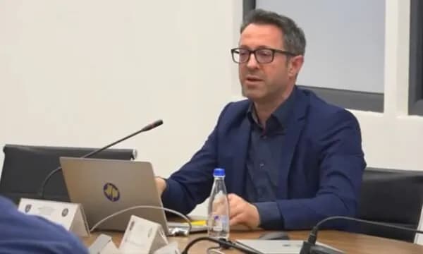 Bashkëshorti i U.D të Presidentes Haxhiu i reagon Gecit: Lufta e UÇK-së ishte e drejtë, dëshiroj lirinë e të gjithëve