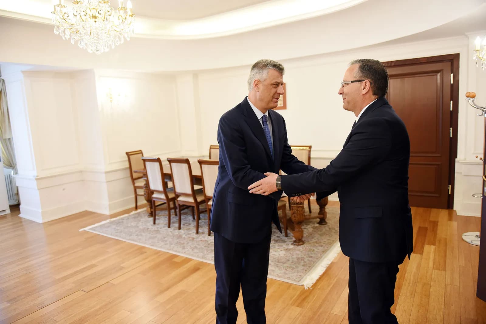 Bedri Hamza uron Hashim Thaçin për ditëlindje: Është koha të ritakohemi dhe të festojmë në atdhe