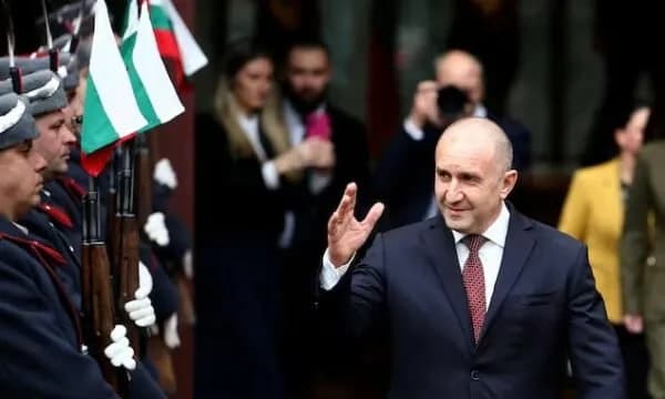 Bullgaria mban zgjedhjet parlamentare të 8-tat në pesë vitet e fundit, sondazhet nxjerrin favorit ish-presidentin pro-rus