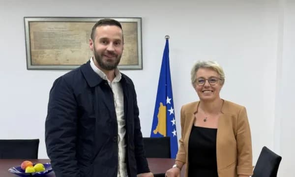 Deputeti Geci i Guxo me fjalë të rënda ndaj opozitës: Dyshoj që kanë probleme serioze mentale
