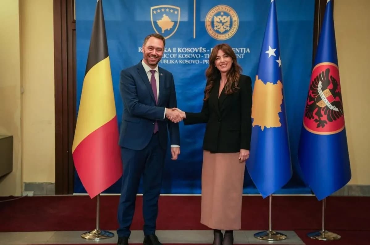 Haxhiu takon ministrin belg – flasin për anëtarësimin në BE, KiE dhe NATO