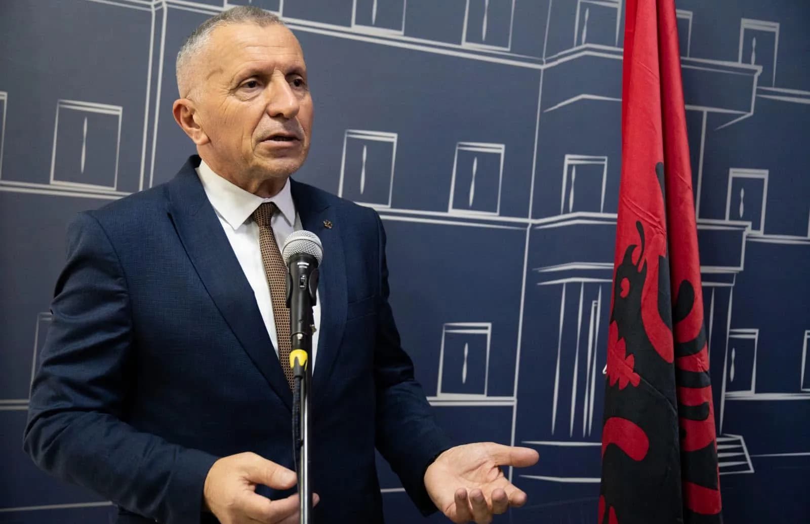 Kamberi: Një bankë në Serbi po i refuzon donacionet nga Kosova për shqiptarët