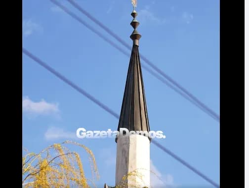 “Kjo është xhamia e vetme në Kosovë që e ka pasë shqiponjën gjatë Iuftës”