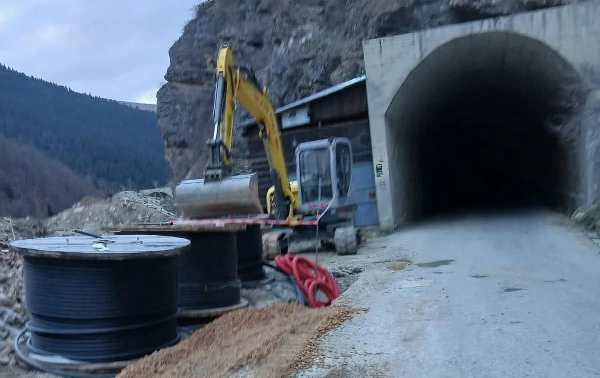 Komuna e Dragashit del me njoftim: Kufizohet qarkullimi i automjeteve në segmentin pranë tunelit, kjo është arsyeja