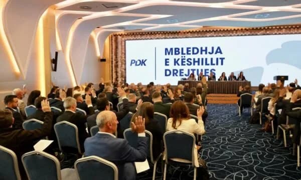 Kryhet mbledhja e Këshillit Drejtues, PDK: E konsiderojmë të përmbyllur kontributin tonë, pushteti po e pamundëson zgjedhjen e Presidentit