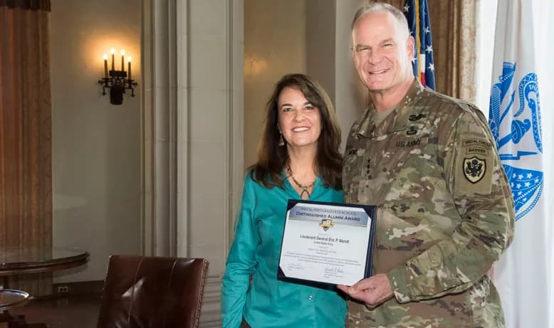 Kush është ish-gjenerali amerikan i propozuar nga Donald Trump për ambasador në Shqipëri