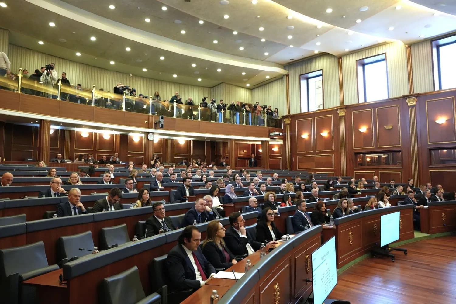 “LDK e gatshme për takime për çështjen e presidentit”