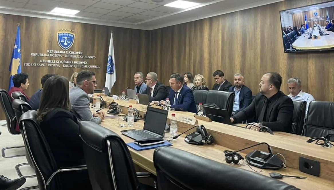 Në mungesë kuorumi, dështon sërish zgjedhja e kryesuesit të ri të KGJK-së