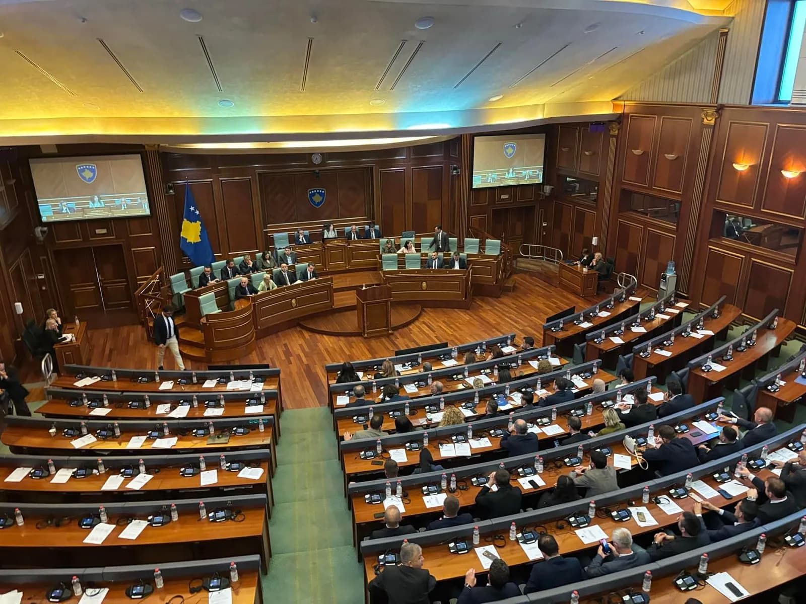 Propozimi për presidente, bëhet prezantimi i dy kandidateve