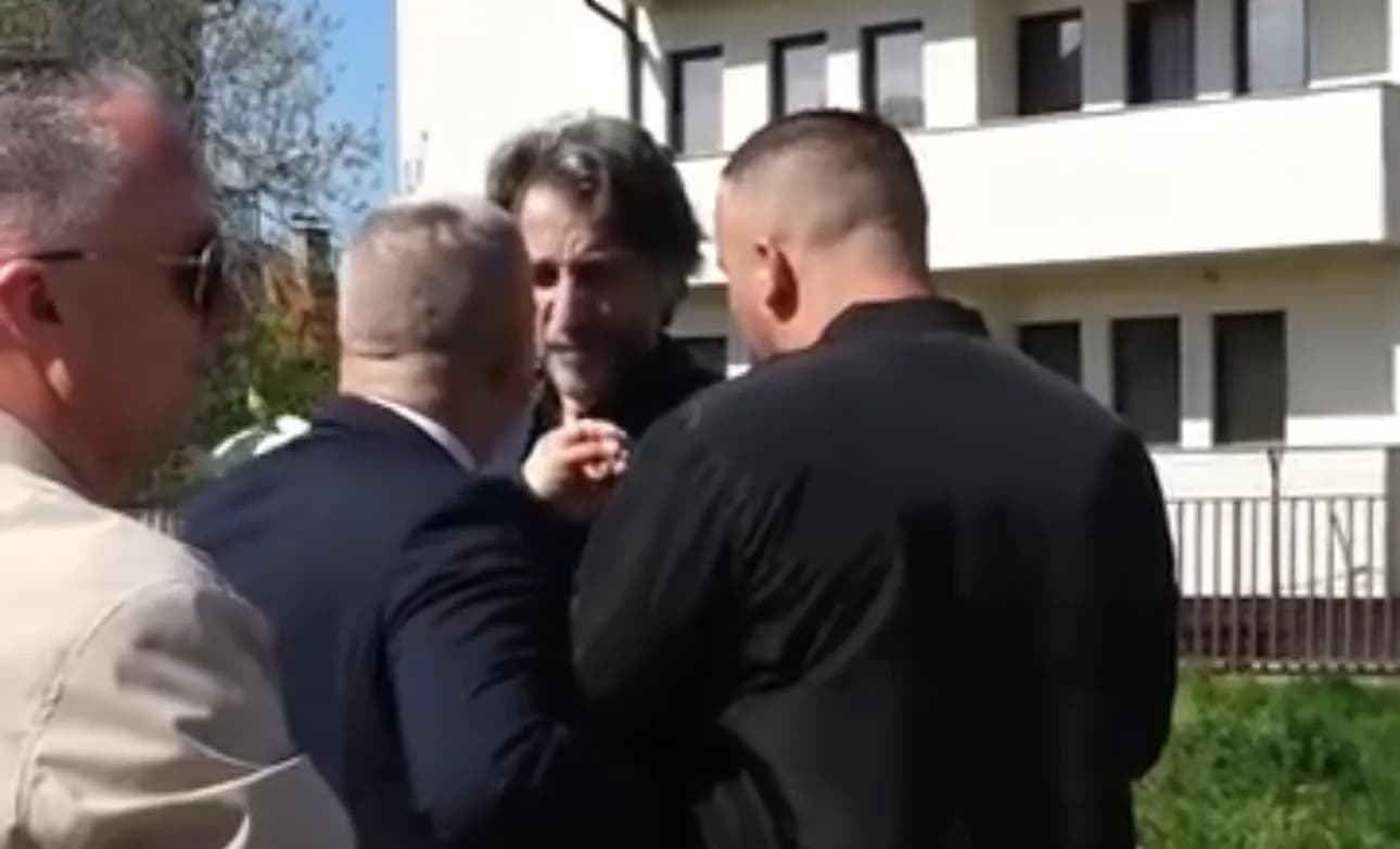 Raportohet se djali i një dëshmori tentoi ta pengojë Ramën të hyjë te varrezat e dëshmorëve në Velani – pamje