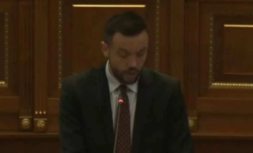Tahiri kundër Kërçelit: Kriza e rrymës ka nisur me Kurtin, po fshihen skandalet