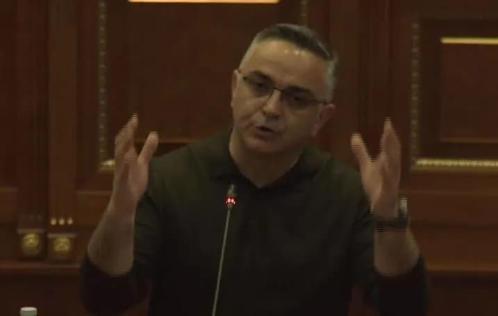Tahiri shpërthen ndaj VV-së: Cila është urgjenca për këto projektligje? Po përgatiteni për zgjedhje