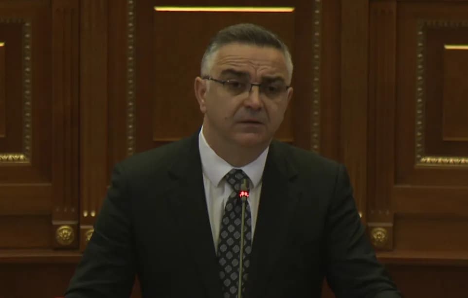 Tahiri tregon se a do merr pjesë AAK-ja në seancën për presidentin