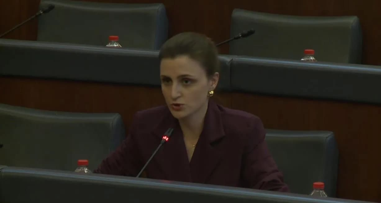 Ymeri: Shumë gjëra në kuvend po caktohen përmes mesazheve