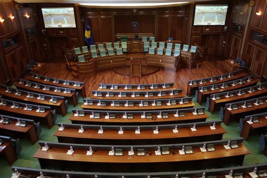 Zgjedhja e presidentit ende pezull, LVV e PDK presin veprime nga njëra-tjetra