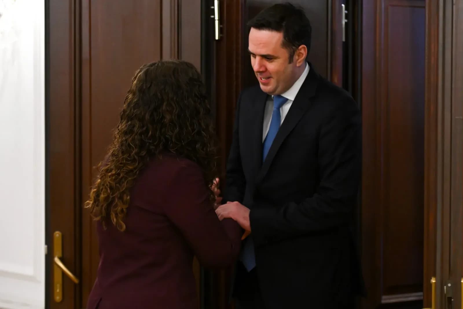 Abdixhiku: LVV ka ofruar më shumë se 4 ministri, por jo edhe postin e presidentit për Vjosa Osmanin