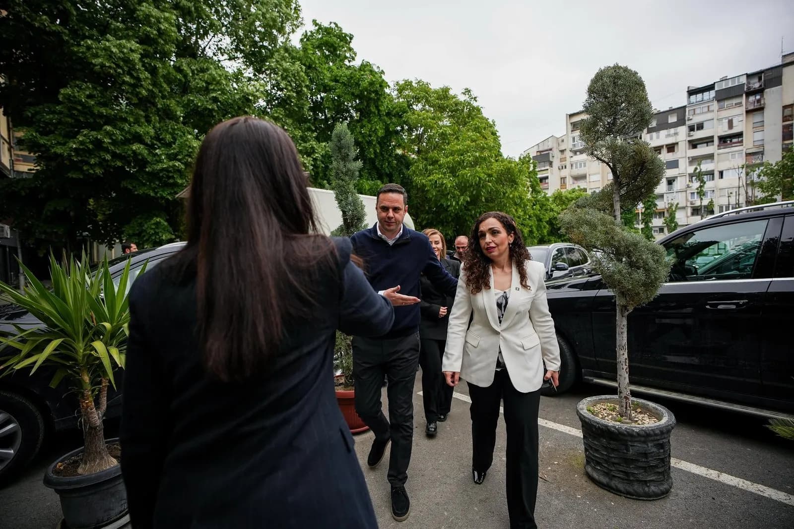 Abdixhiku së bashku me Osmanin në takim me mësimdhënësit: Ku respektohet mësuesi, ndërtohet e ardhmja