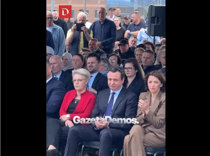 Donika Gërvalla nuk e duartroket fjalimin e Nait Hasanit pasi kritikoi ekspozitën e Shkëlzen Gashit – Albin Kurti i shkëmben disa fjalë me ironi me të