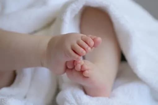 Dy foshnje të braktisura deri në maj në QKUK, 12 u lanë vetëm në spital në 2025