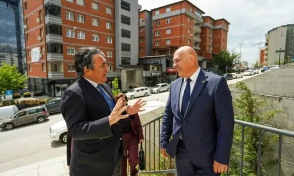 Gjini pret në takim ambasadorin italian: Në këtë udhëkryq politik, mbështetja e aleatëve tanë perëndimorë është jetike