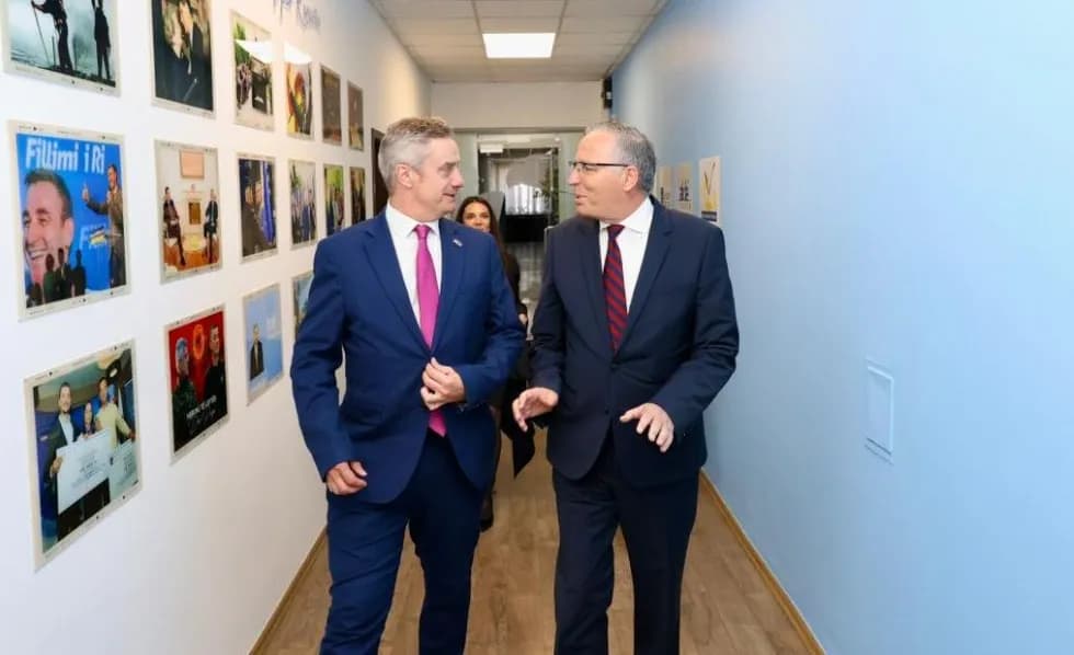 Hamza pret ambasadorin britanik, diskutojnë për zgjedhjet e 7 qershorit