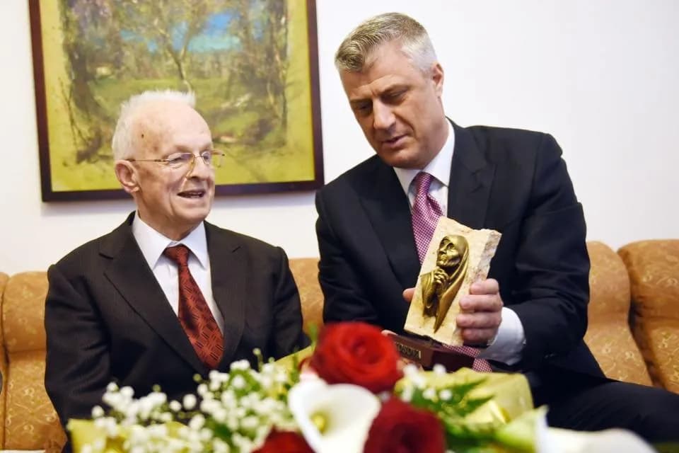 Hashim Thaçi rrëfen me emocione takimin me Adem Demaçin një ditë para pavarësisë: “E gënjyen”
