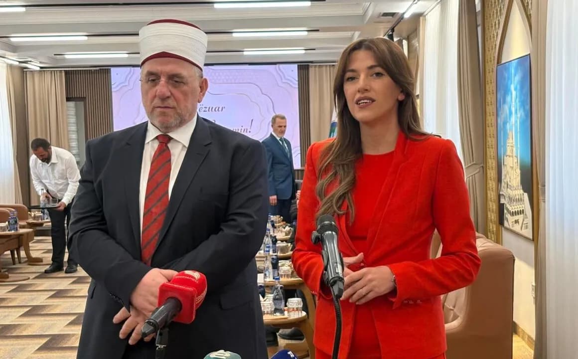 Haxhiu shkon në BIK: Festa e Bajramit na kujton vlerat përreth së cilave duhet të bashkohemi si vend