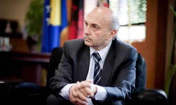Isa Mustafa: E përjetova rëndë vdekjen e Alush Gashit, më qëndroi afër në momentet më të rënda të jetës