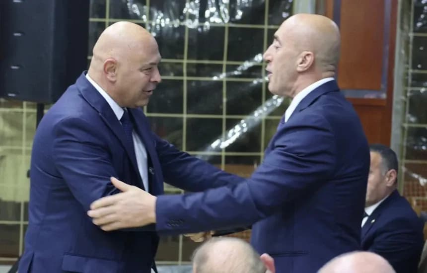 “Jemi mërzitë, po jemi kah fundi i luftës”, Gjini rrëfen se çka foli në telefon me Ramushin pas rënies së Shkëlzenit